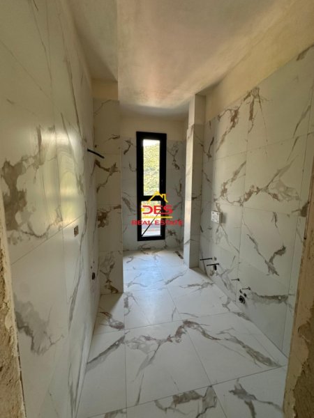 Vlore, shitet apartament 1+1+Ballkon Kati 9, 77 m² (Rruga Reshat Osmani)