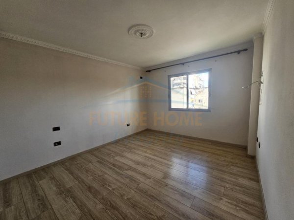 Tirane, shitet apartament duplex Dublex , 112 m² 160.000 €