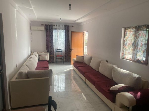 Tirane, jepet me qera shtepi 2+1 Kati 2, 130 m² 400 € (Spitali Ushtarak , Laprake)