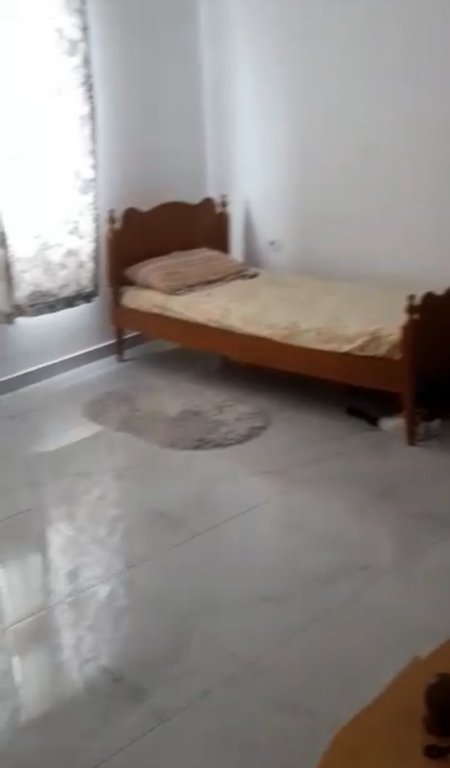 Tirane, jepet me qera shtepi 2+1 Kati 2, 130 m² 400 € (Spitali Ushtarak , Laprake)