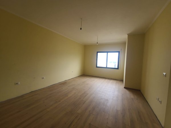 Tirane, shitet apartament 2+1 Kati 8, 96 m² 118.000 € (Rruga Mikel Maruli)