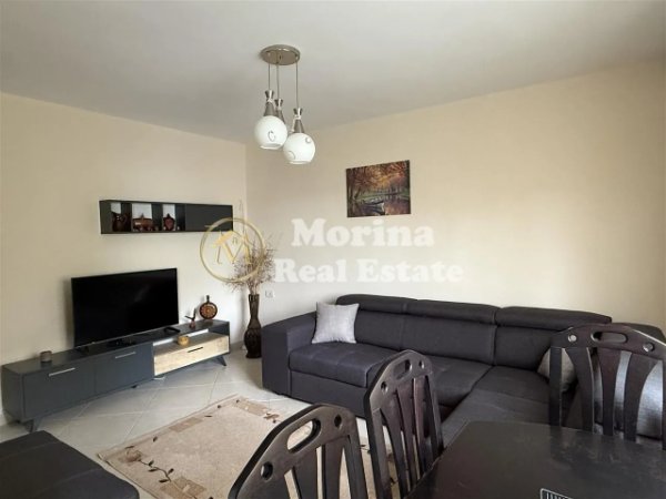 Tirane, jepet me qera apartament 1+1+Ballkon Kati 4, 65 m² 500 € (Qender- Rruga Fortuzi)