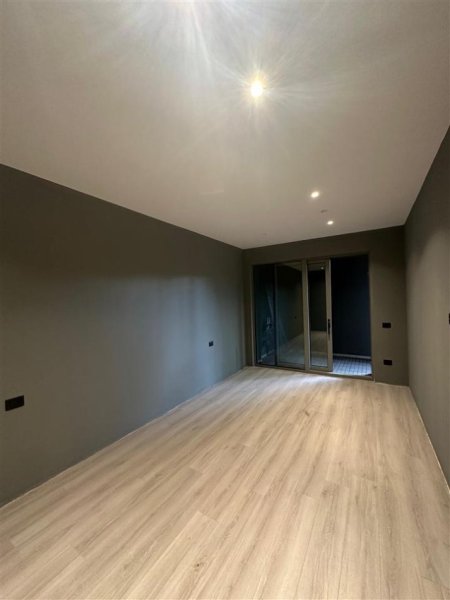 Tirane, shitet apartament 1+1+Ballkon , 120 m² 430.540 € (Lion Park)