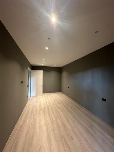 Tirane, shitet apartament 1+1+Ballkon , 120 m² 430.540 € (Lion Park)