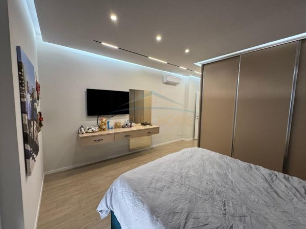Tirane, shitet apartament 2+1+Ballkon Kati 2, 110 m² 264.999 € (kodra e diellit)