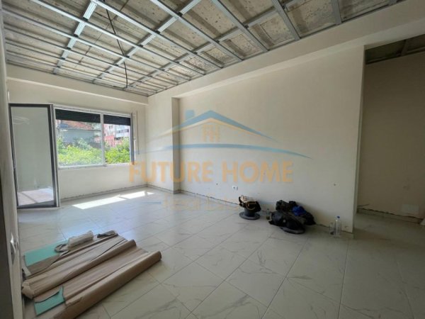Shitet, Apartament 2+1+2, pranë Spitalit Amerikan 3, Tiranë