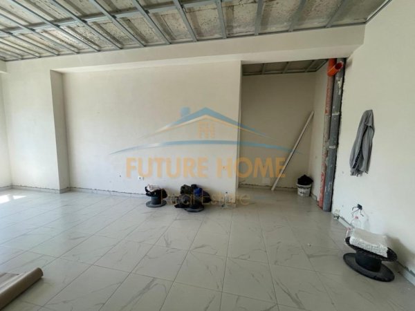 Shitet, Apartament 2+1+2, pranë Spitalit Amerikan 3, Tiranë