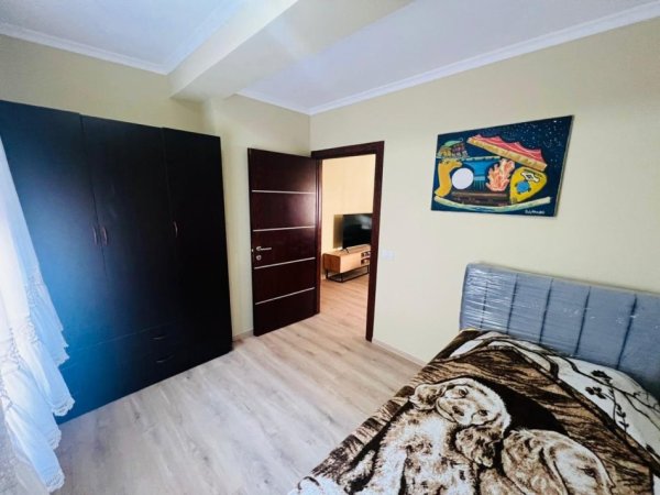 Tirane, jepet me qera apartament 2+1+Ballkon Kati 4, 70 m² 650 € (KOSOVAREVE)
