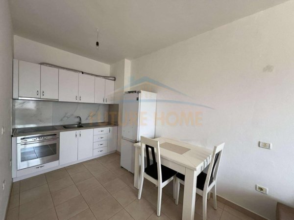 Tirane, shitet apartament 1+1 Kati 8, 73 m² 90.000 € (Unaza e Re, Tiranë.)