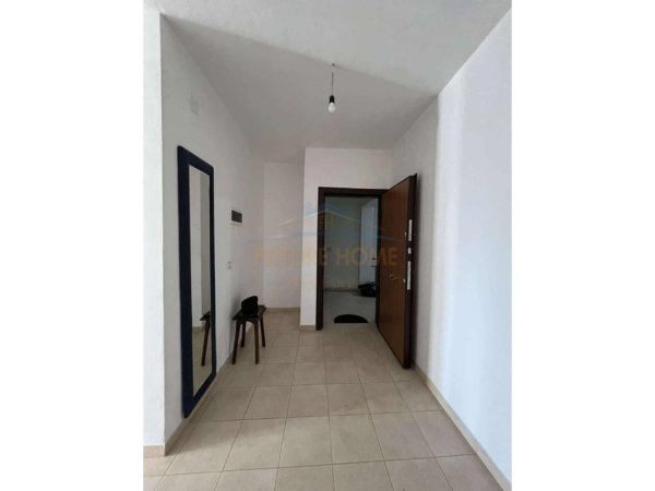 Tirane, shitet apartament 1+1 Kati 8, 73 m² 90.000 € (Unaza e Re, Tiranë.)