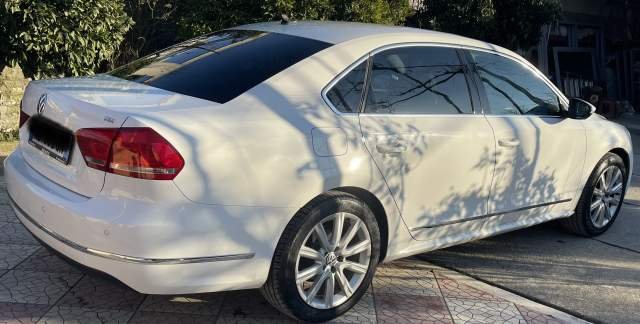 Tirane, shitet makine Volkswagen Passat Viti 2013, 9.800 Euro