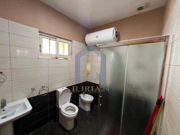 Tirane, shes 3+1+Aneks+Ballkon Kati 5, 140 m² 160.000 € (&quot;Mihal Grameno&quot;)