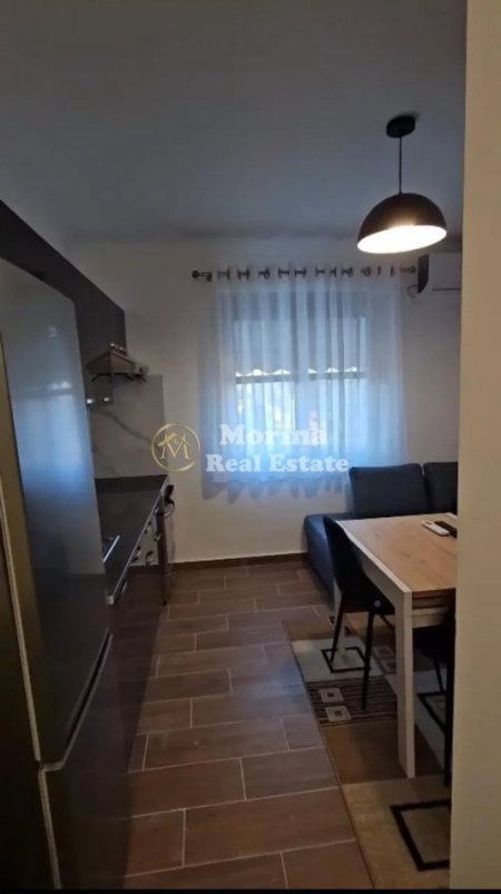 Tirane, jepet me qera apartament Kati 8, 50 m² 370 € (Rruga 5 Maji)