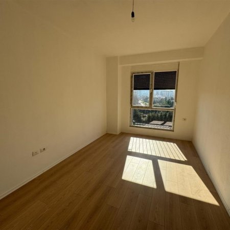 Tirane, shitet apartament 3+1+Ballkon Kati 4, 150 m² 230.000 € (Fusha Aviacionit)