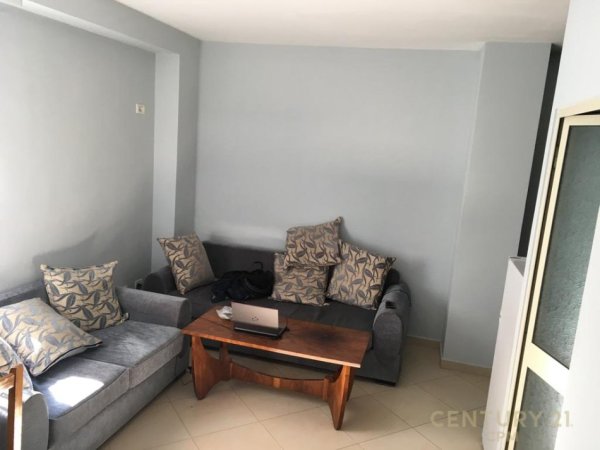Tirane, jepet me qera apartament 1+1 Kati 3, 60 m² 400 € (Rruga Mihal Grameno)