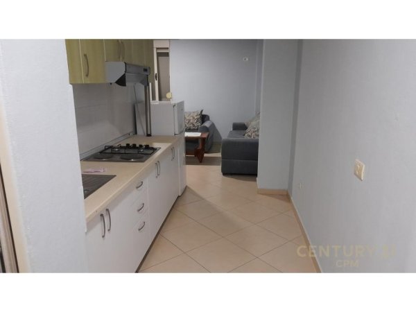 Tirane, jepet me qera apartament 1+1 Kati 3, 60 m² 400 € (Rruga Mihal Grameno)