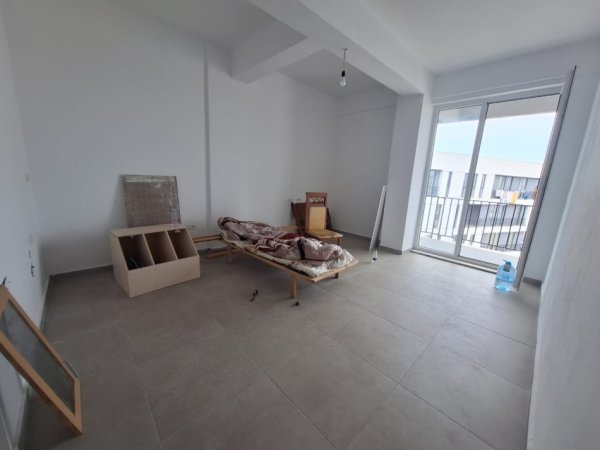 Tirane, jepet me qera apartament 1+1+Ballkon Kati 6, 65 m² 300 € (Rruga 5 MAJI)