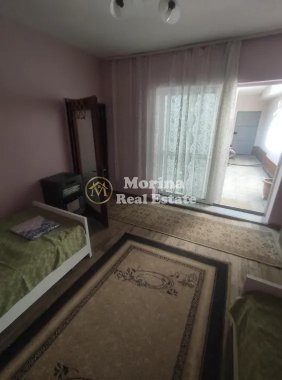 Tirane, jepet me qera shtepi 2+1 Kati 1, 120 m² 450 € (Stacioni i Trenit-Rruga Skender Kosturi)