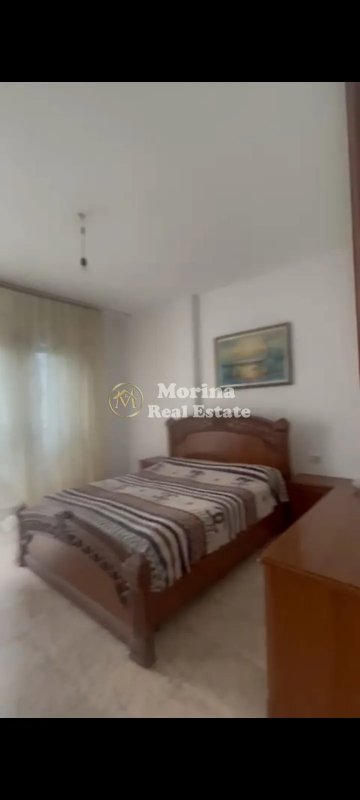 Tirane, jepet me qera shtepi 3+1 Kati 2, 110 m² 500 € (Bulevardi i Ri)