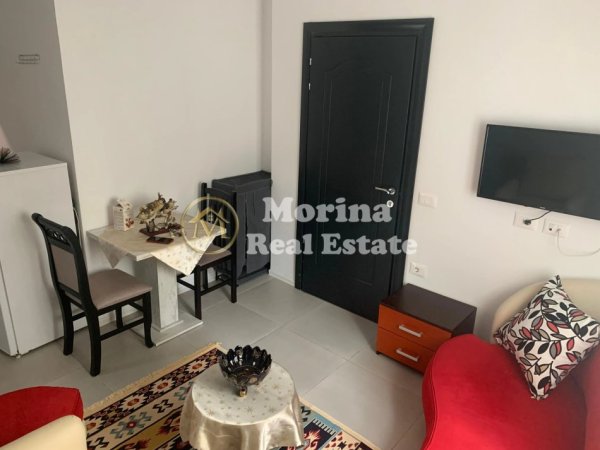 Tirane, jepet me qera apartament 1+1 Kati 1, 50 m² 350 € (Rruga 5 Maj)