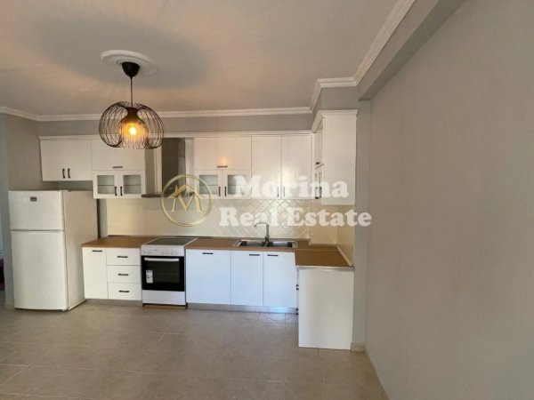 Tirane, jepet me qera apartament 2+1 Kati 3, 110 m² 650 € (Komuna e Parisit)
