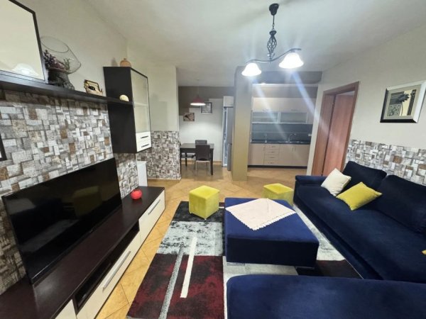 Tirane, jepet me qera apartament 2+1 Kati 8, 90 m² 450 € (Bulevardi Migjeni , Yzberisht)
