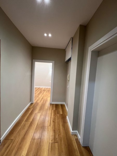 Tirane, shitet apartament 1+1+Ballkon Kati 4, 61 m² 130.000 € (Rruga e Kavajes)
