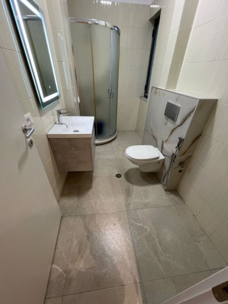 Tirane, shitet apartament 1+1+Ballkon Kati 4, 61 m² 130.000 € (Rruga e Kavajes)