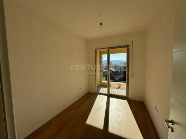 Tirane, shitet apartament Kati 5, 149 m² 230.000 € 