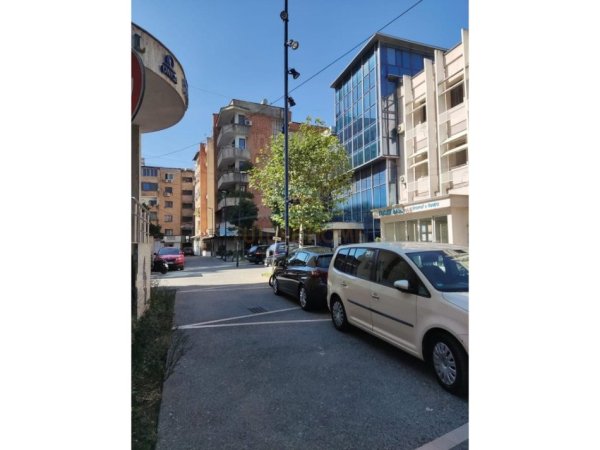 Tirane, jepet me qera apartament 2+1 Kati 5, 95 m² 500 € (Qender, Tiranë.)