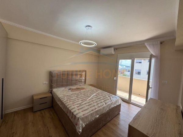 Rruga Portit, shitet apartament 2+1+Ballkon Kati 4, 89 m² 180.000 € (Durres)