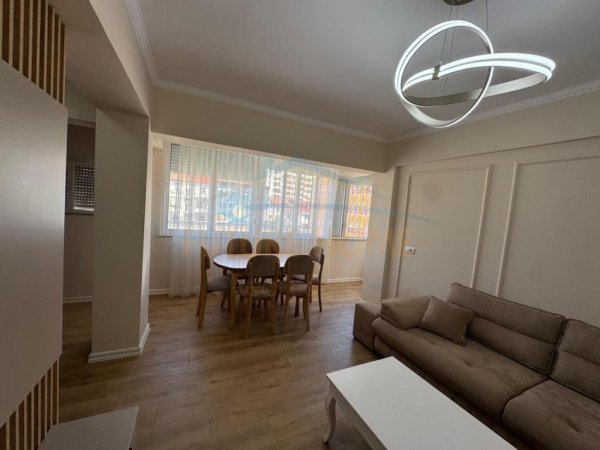 Rruga Portit, shitet apartament 2+1+Ballkon Kati 4, 89 m² 180.000 € (Durres)