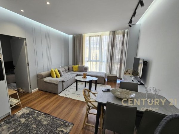 Tirane, jepet me qera apartament 1+1+Ballkon Kati 6, 73 m² 700 € (ish fusha e aviacionit)