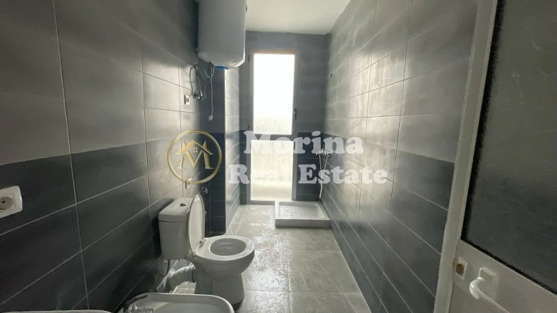 Tirane, jepet me qera apartament 2+1 Kati 2, 80 m² 350 € (Rruga 5 Maji)