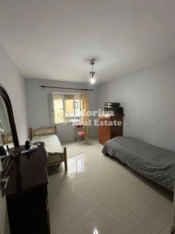 Tirane, jepet me qera apartament 2+1 Kati 4, 80 m² 500 € (Bulevardi Zogu i Pare)