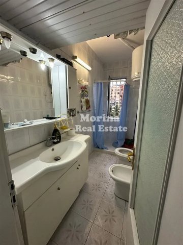 Tirane, jepet me qera apartament 2+1 Kati 4, 80 m² 500 € (Bulevardi Zogu i Pare)