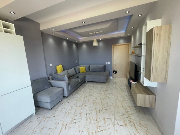 Tirane, shitet apartament 2+1 Kati 4, 119 m² 165.000 € (Fresku)