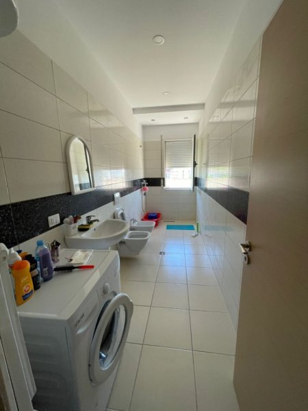 Tirane, shitet apartament 2+1 Kati 4, 119 m² 165.000 € (Fresku)
