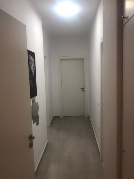 Tirane, shitet apartament 2+1+Ballkon Kati 8, 116 m² 261.000 € (Rruga e Dibres)