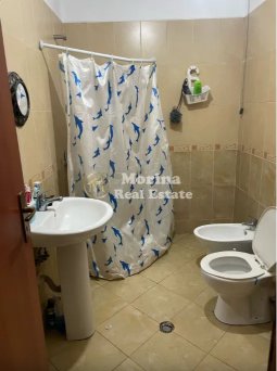 Tirane, jepet me qera apartament 2+1 Kati 6, 110 m² 500 € (Xhamlliku)