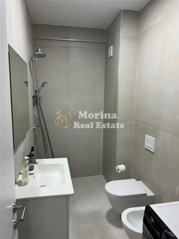 Tirane, jepet me qera apartament 1+1+Ballkon Kati 8, 65 m² 400 € (Univers City)