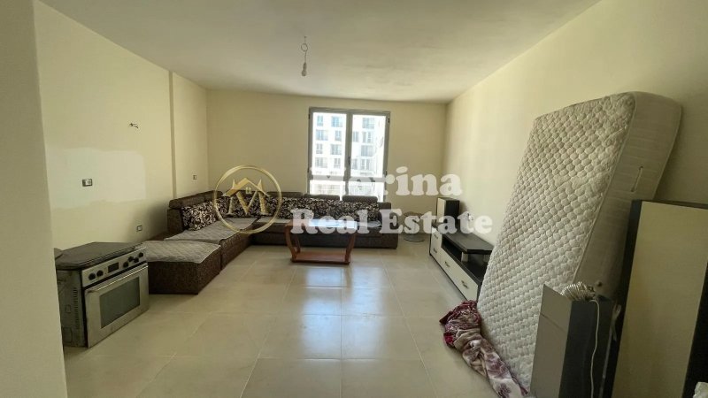 Tirane, jepet me qera apartament 1+1 Kati 2, 60 m² 400 € (Rruga 5 Maji)