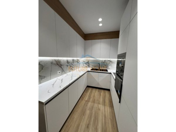 Jepet me qera 2+1 Kati 6, 12 m² 1.600 € (Liqeni i Thate)