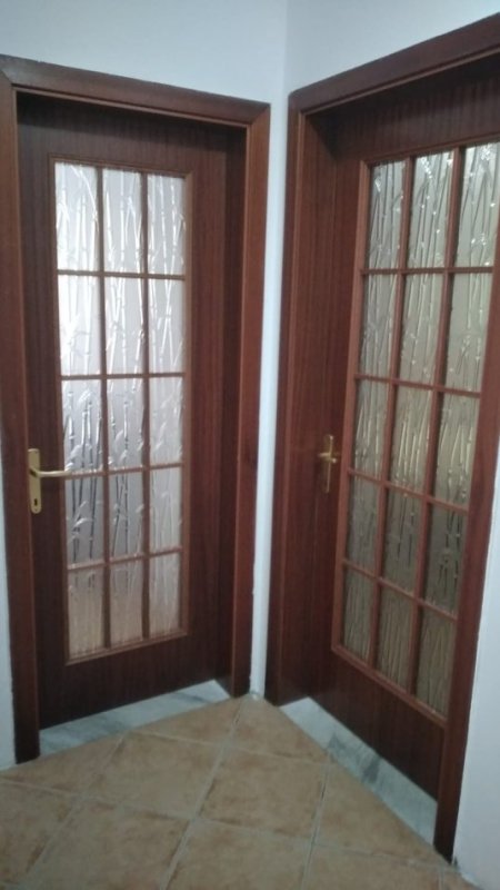 Tirane, jepet me qera apartament 2+1 Kati 1, 75 m² 350 € (Rruga Ferit Xhajko)