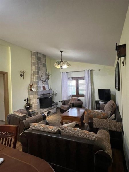 Tirane, jepet me qera 1+1 Kati 1, 60 m² 300 € (Shkoze , Rruga Shote Galica)