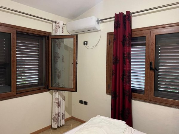 Tirane, jepet me qera 1+1 Kati 1, 60 m² 300 € (Shkoze , Rruga Shote Galica)