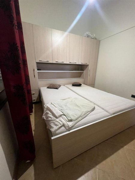 Tirane, jepet me qera 1+1 Kati 1, 60 m² 300 € (Shkoze , Rruga Shote Galica)