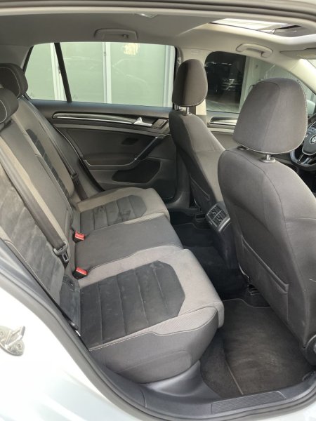 Fier, shitet makine Voswagen Nafte, e bardhë automatik 174 km 11.000 €