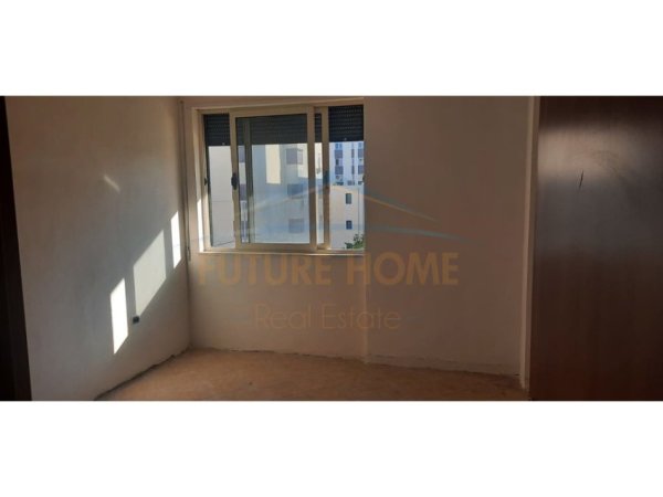 Durres Plazh, shitet apartament 4+2+Ballkon Kati 3, 189 m² 207.000 € (Durres)