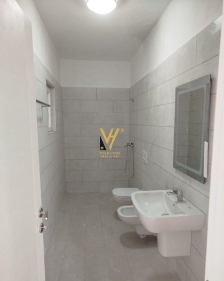 Tirane, jepet me qera apartament 2+1+Ballkon Kati 2, 125 m² 550 € (BULEVARDI I RI)